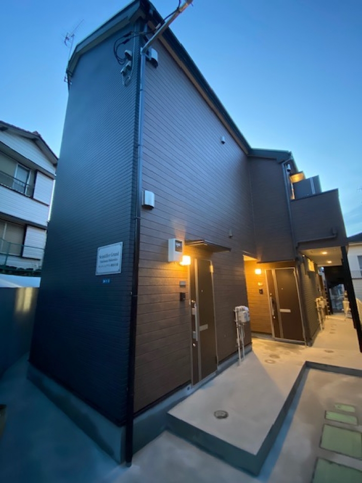 <tr><th>工事名</th><td>横浜市港北区篠原西町新築アパート≪8室≫</td></tr>