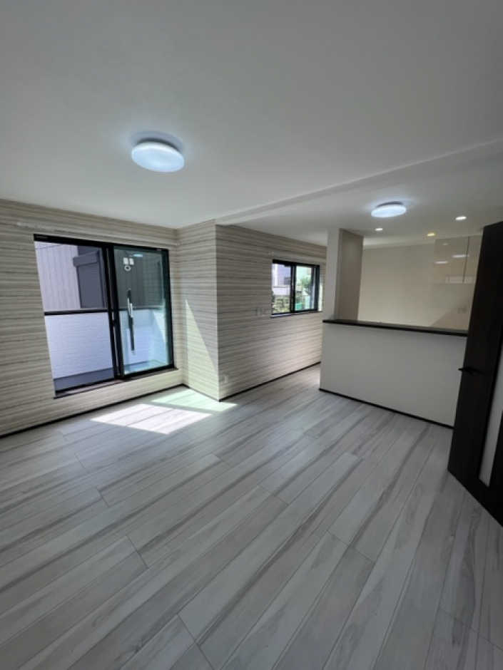 横浜市戸塚区上矢部町建築後未入居戸建 C棟 2LDK+２サービスルーム+ルーフバルコニー3380万円