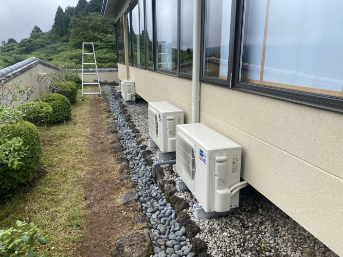 <tr><th>工事名</th><td>【神奈川県】箱根芦ノ湖某旅館　空調設備工事</td></tr>